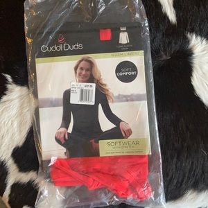 XS 🔖 CUDDL DUDS Long Sleeve Crew Raspberry Red Warm Layers Stretch Tee Modal